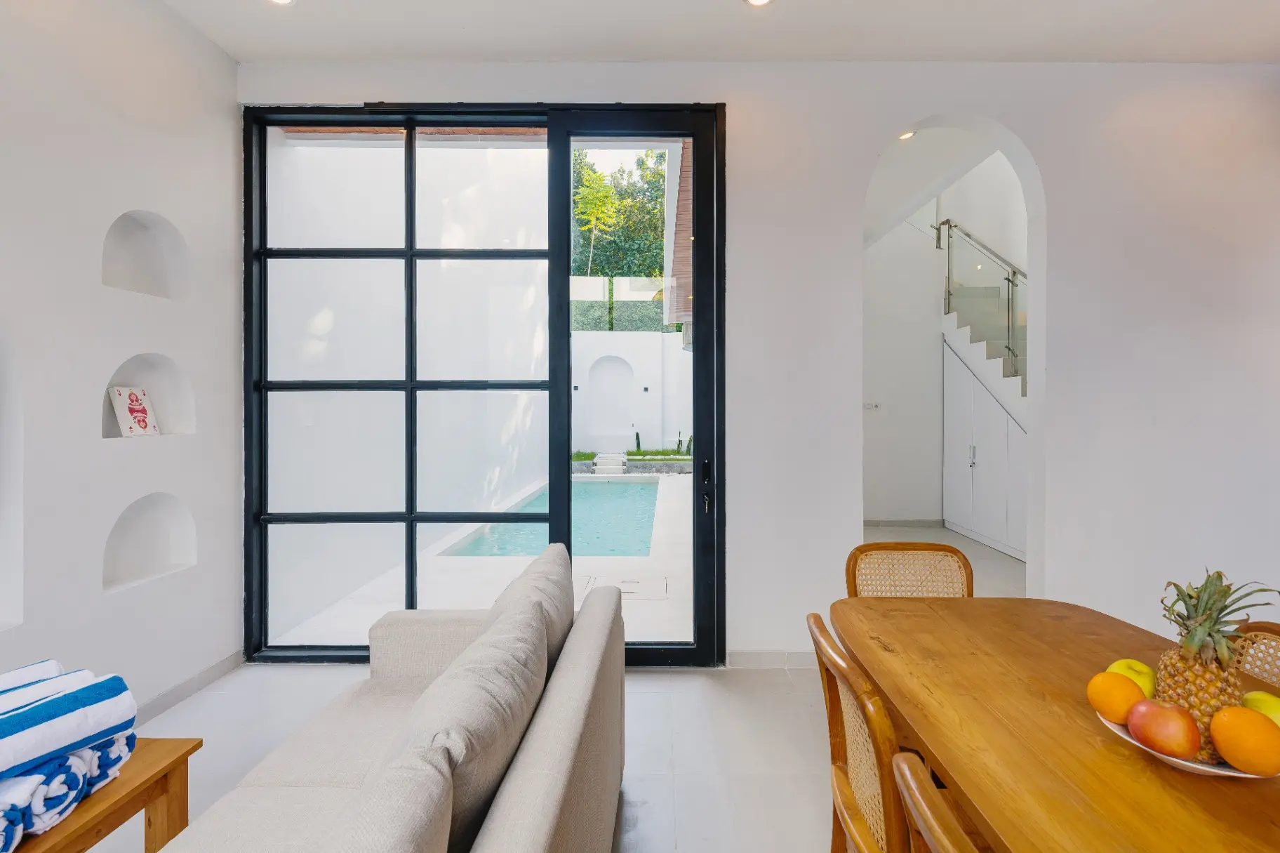 Byjexa: Modern Mediterranean 3BR Villa near Beach — image 3