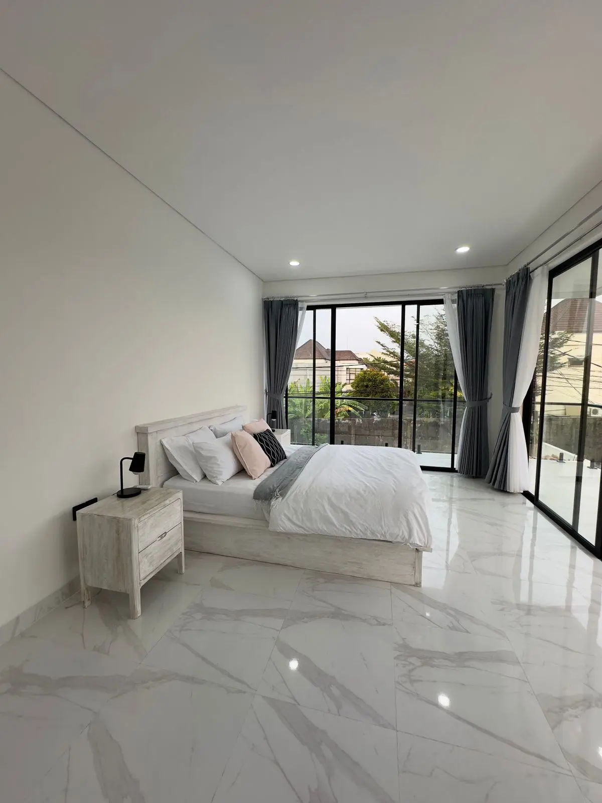 FOR LEASE !! MODERN LUXURY VILLA FOR SALE – UMALAS BUMBAK — image 2