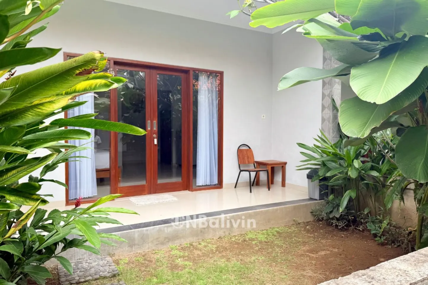 Spacious Room in Kerobokan Near Petitenget – Shared Pool Prime Location — image 4
