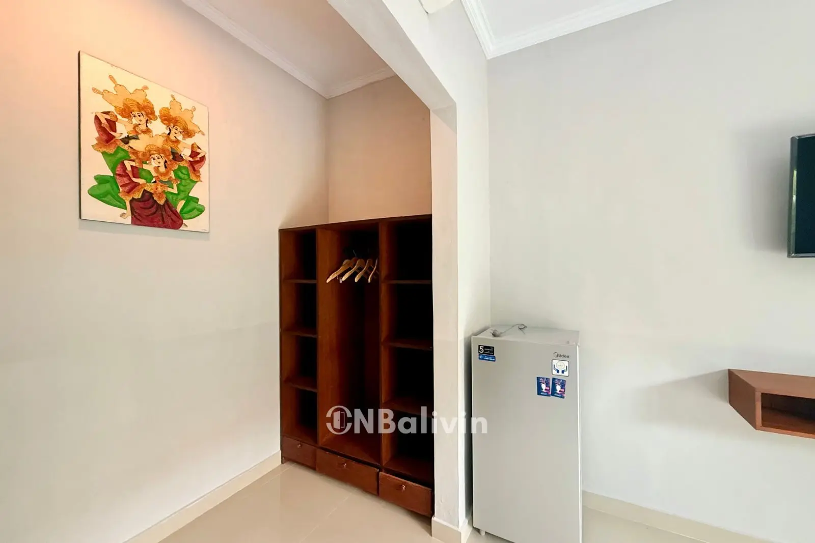Spacious Room in Kerobokan Near Petitenget – Shared Pool Prime Location — image 1