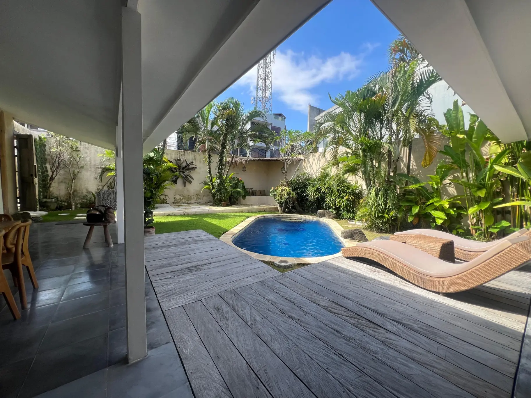 3BR Villa with Spacious Garden in Central Seminyak — image 1