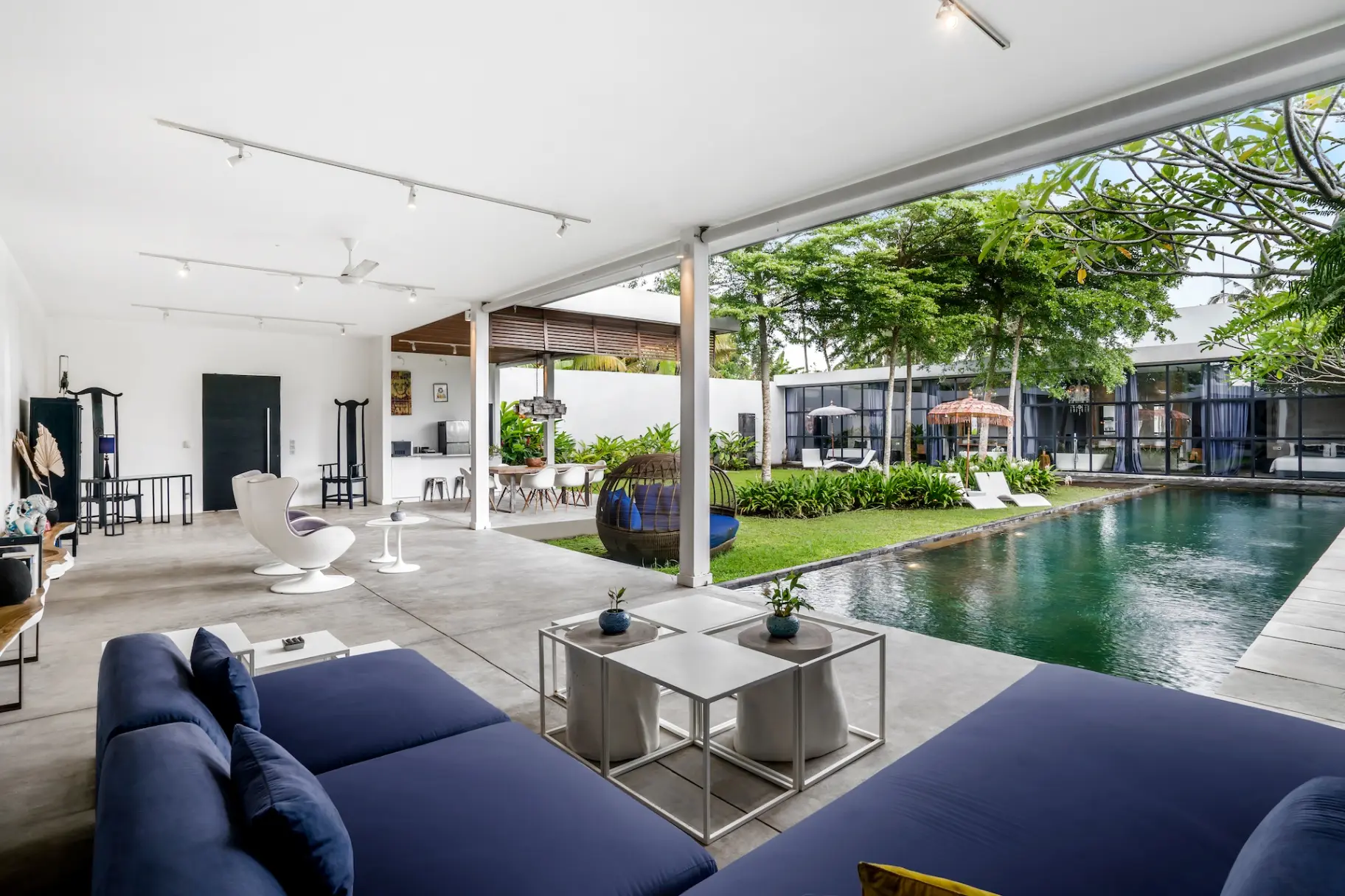 Loft Volcano - 2 BDR Pool Villa in Ubud with Huge Garden — image 2