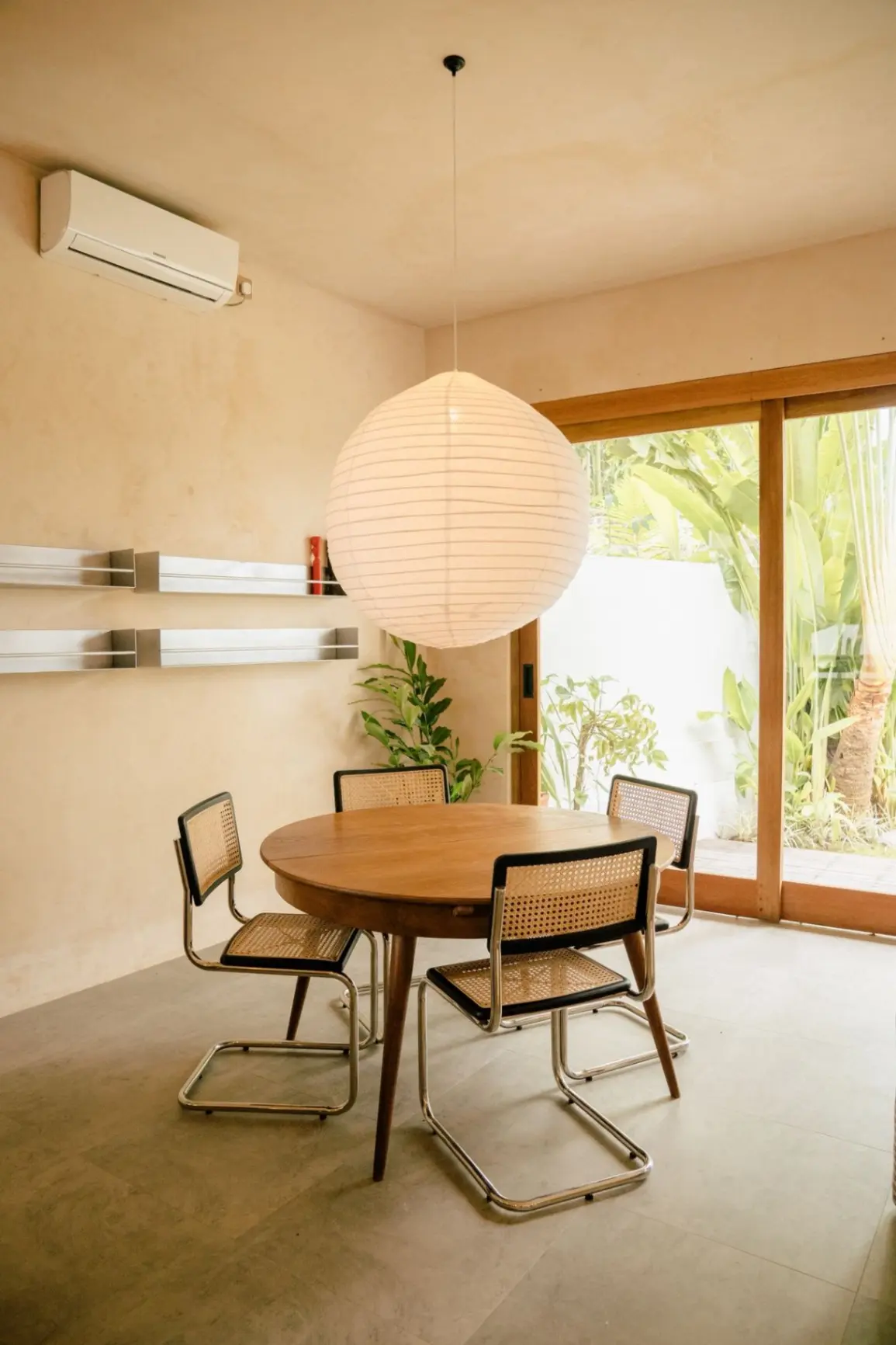 3-bedroom Mid-Century Modern Villa in Canggu — image 3