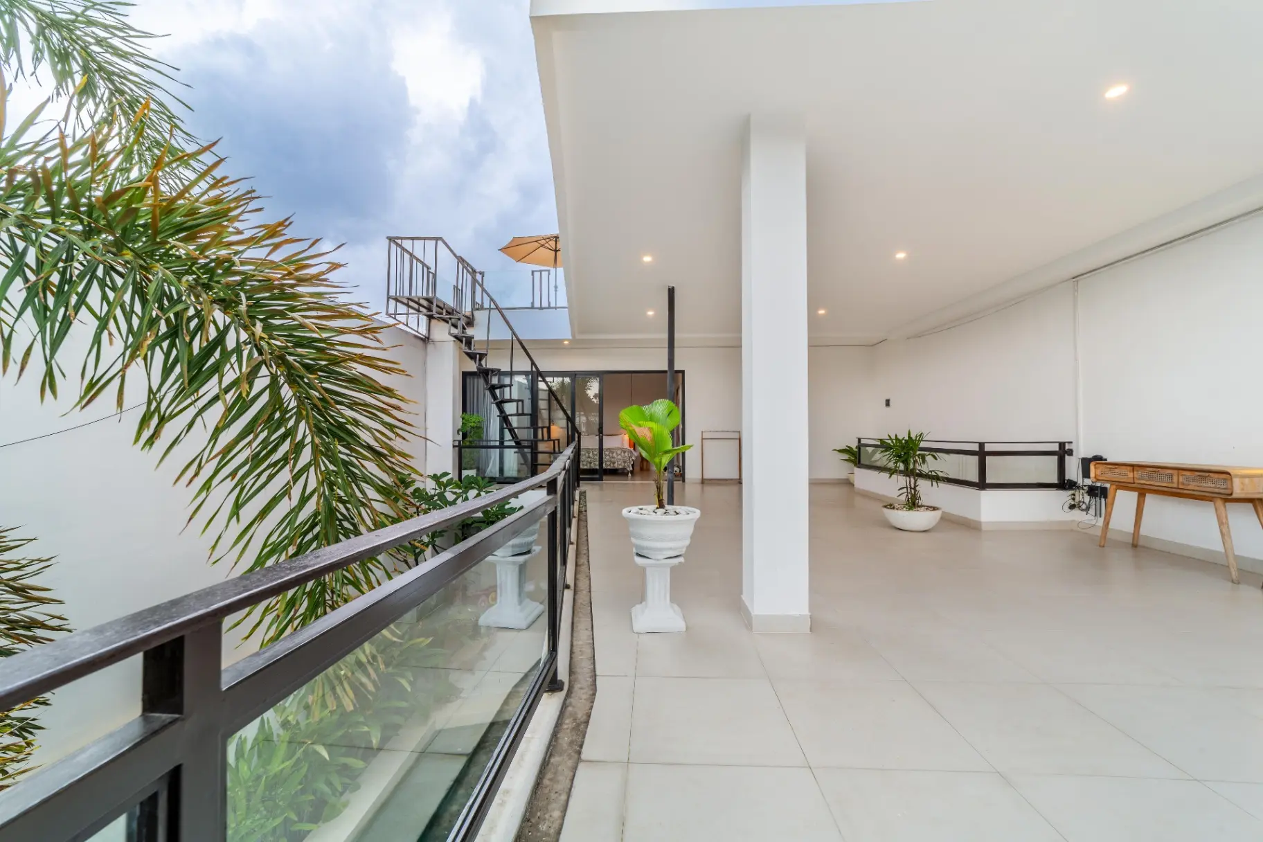 Villa Emilia - Peaceful Modern 2-Bedroom Villa for Monthly in Tumbak Bayuh — image 1