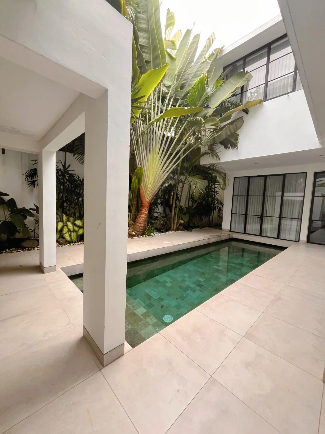 4 BEDROOM VILLA IN UMALAS FOR MONTHLY AND YEARLY RENTAL — image 1