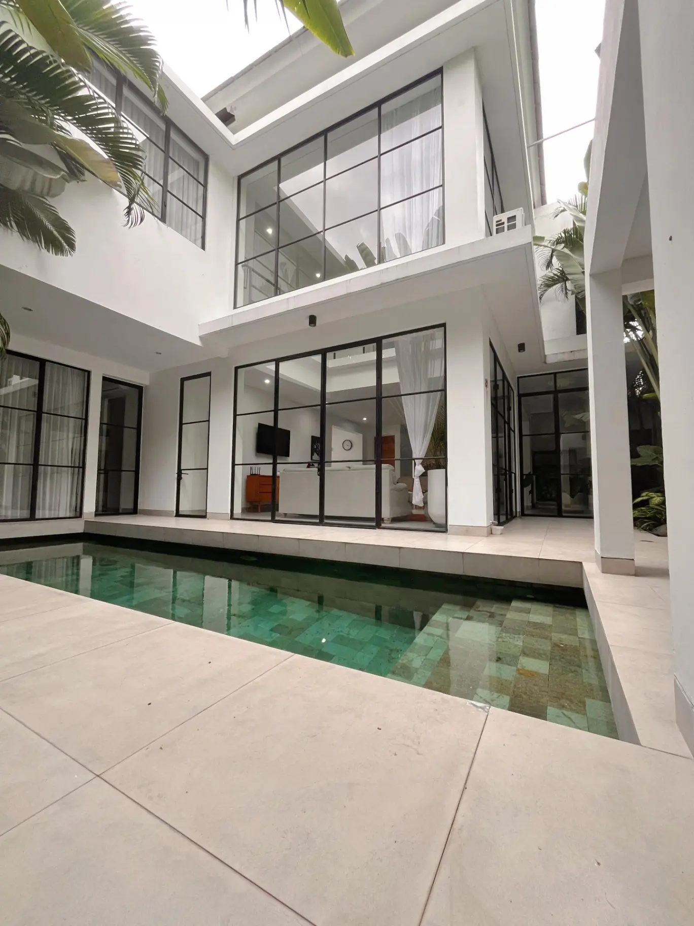 4 BEDROOM VILLA IN UMALAS FOR MONTHLY AND YEARLY RENTAL