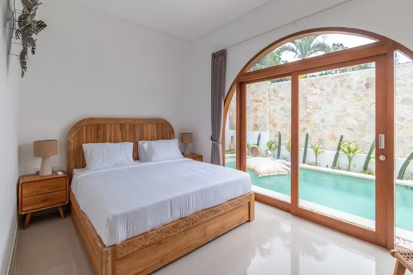 TROPICAL 3-BEDROOM VILLA IN NORTH CANGGU FOR SALE. — image 2