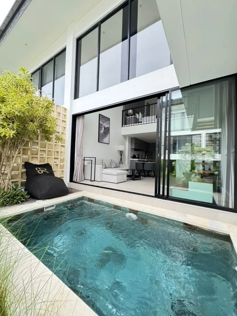 Plunge Pool - The R Apartment Pererenan — image 1