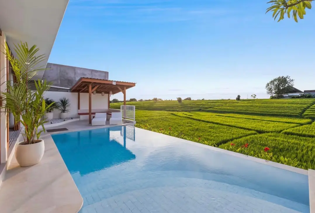 The R Villa Swantika - Rice Field Views Walk to Obsidian Gym — image 2
