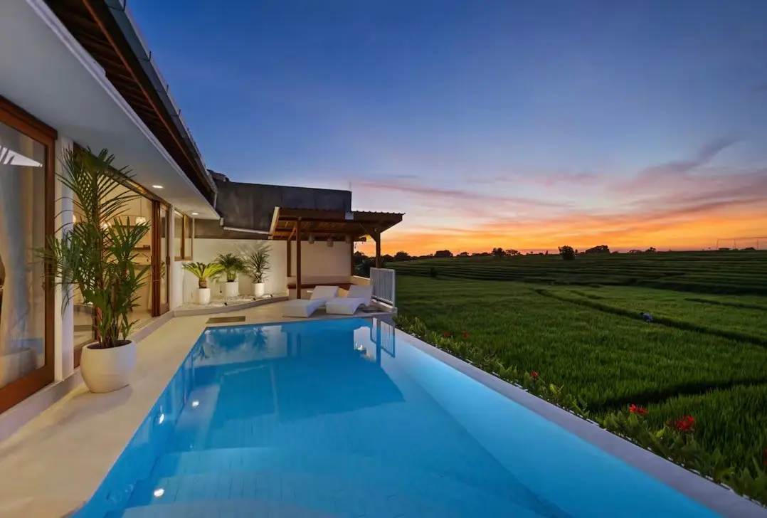 The R Villa Swantika - Rice Field Views Walk to Obsidian Gym