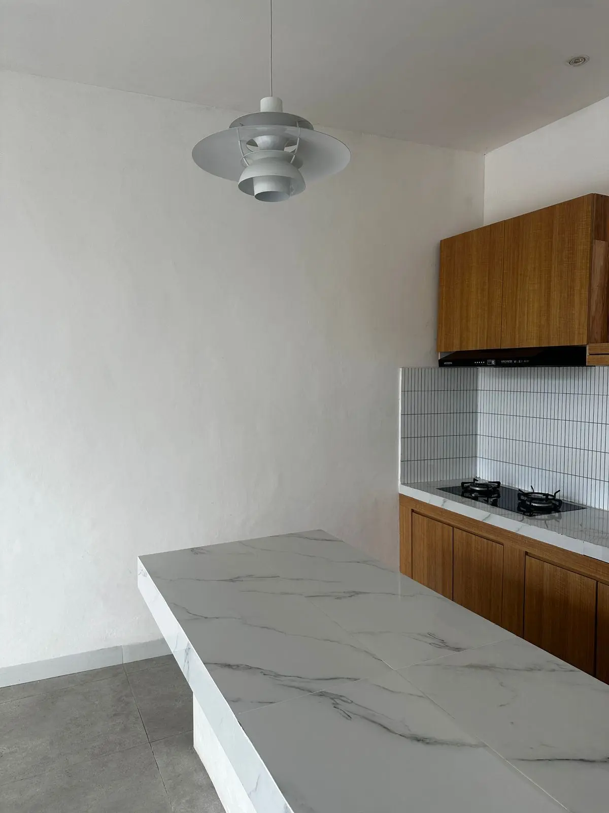Unfurnished 3 Bedrooms in Padonan — image 1