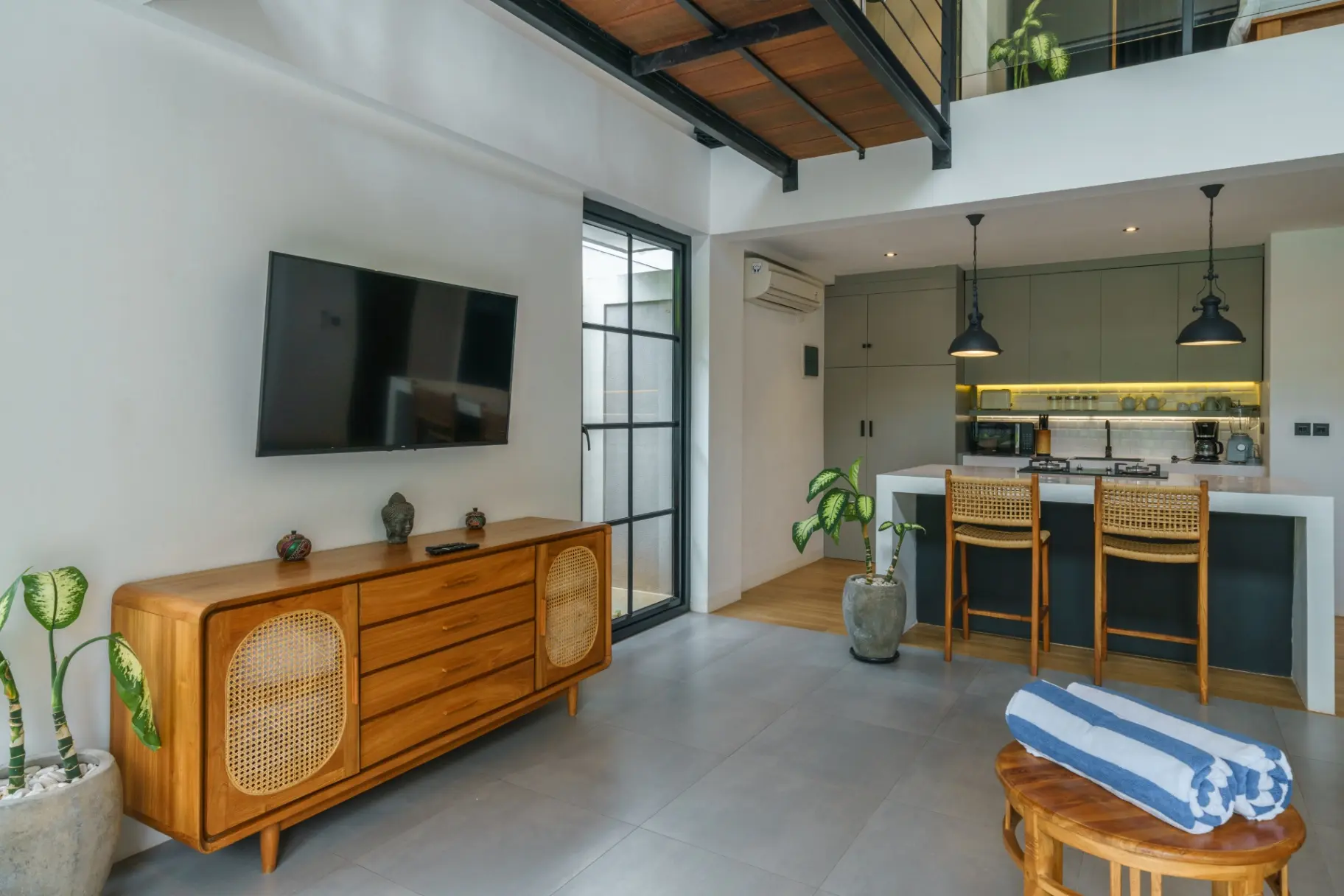 Loft Valentin - Romantic & Cozy 1 Bedroom Loft w/ Pool in Canggu — image 3