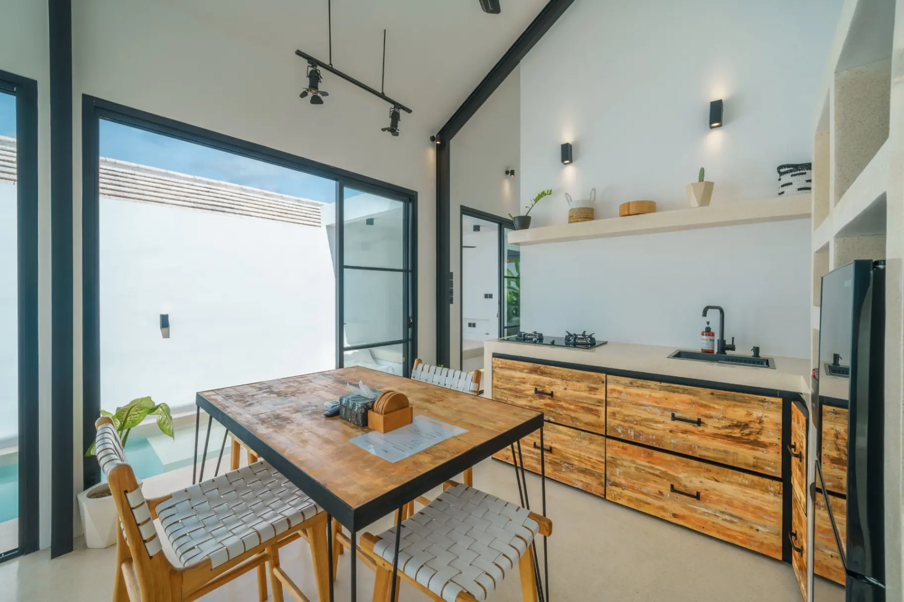 Villa Cha Cha - Stylish 1 BR Villa in Pererenan — image 1