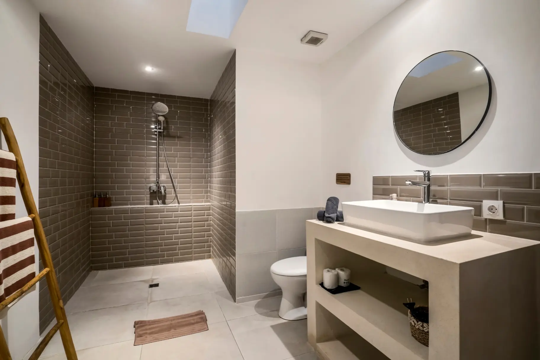 Villa Moju - Cozy 3BR Villa w/ Enclosed Living & Private Pool — image 4