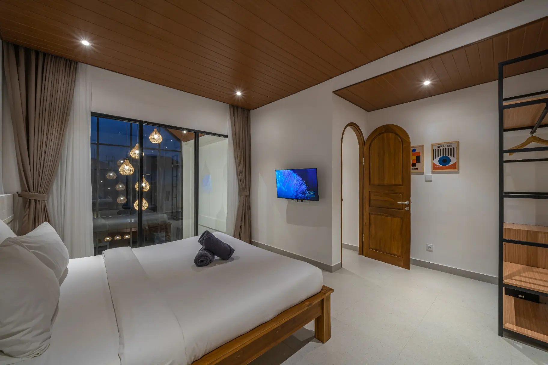Villa Mogu - New Sophisticated 2 BR Villa 10 Min to The Beach!! — image 4