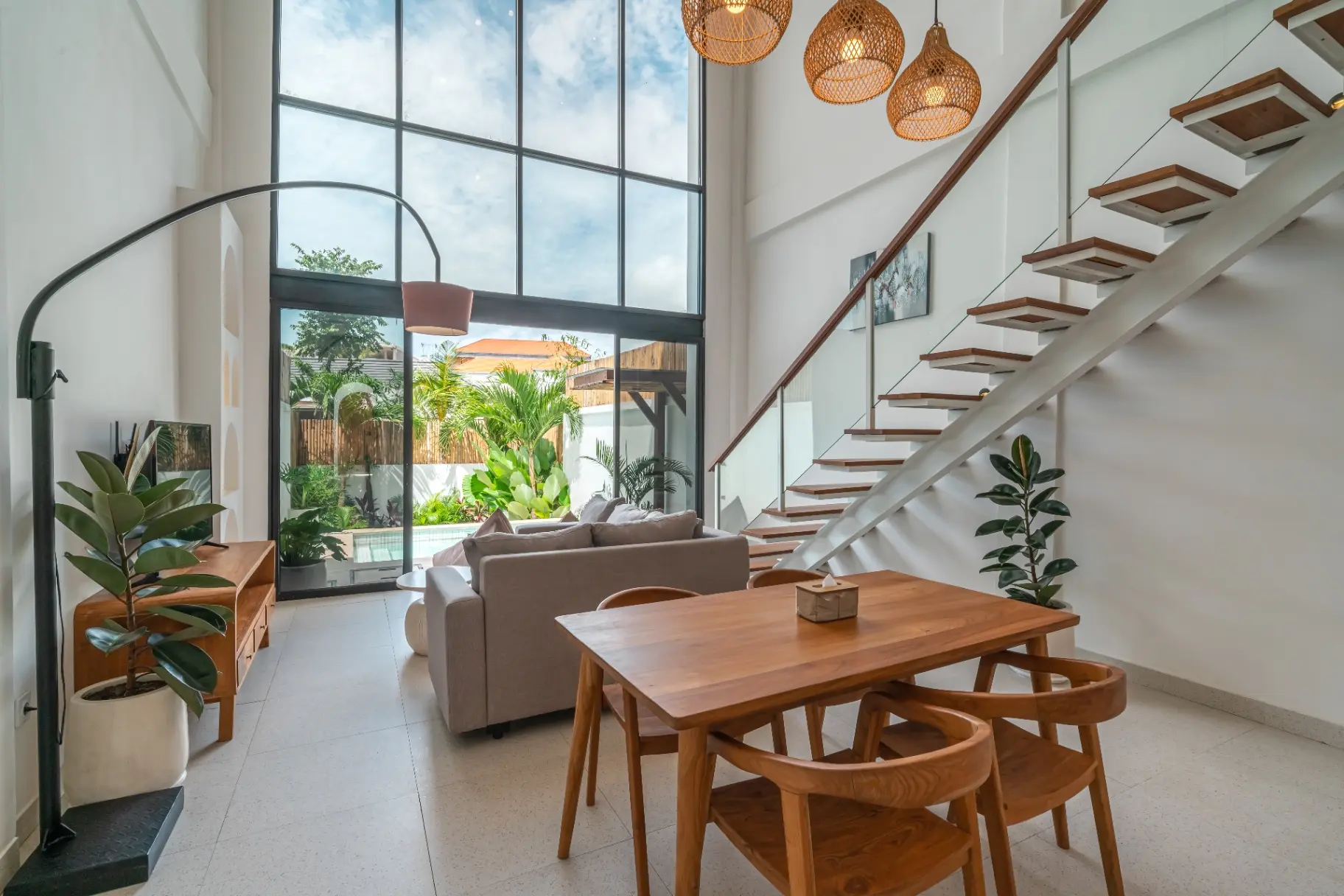 Villa Mogu - New Sophisticated 2 BR Villa 10 Min to The Beach!!