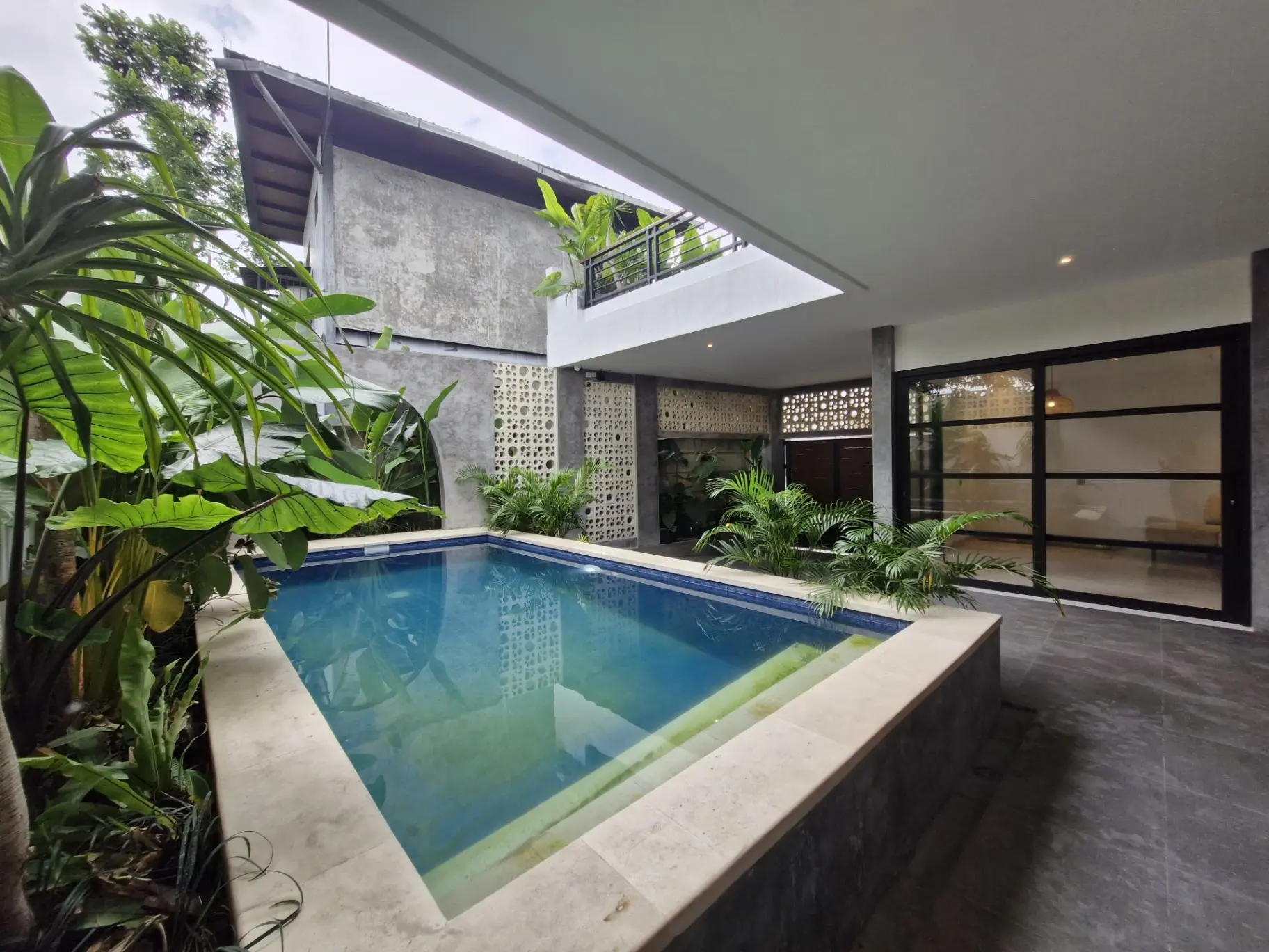 Brand New 4 bedrooms | Sublease Allowed — image 2