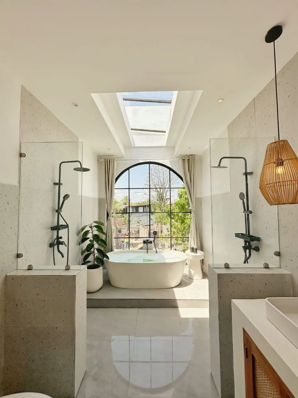 Villa Leasehold 30 Year 3 Bed Tumbak Bayuh EK-2532 — image 1