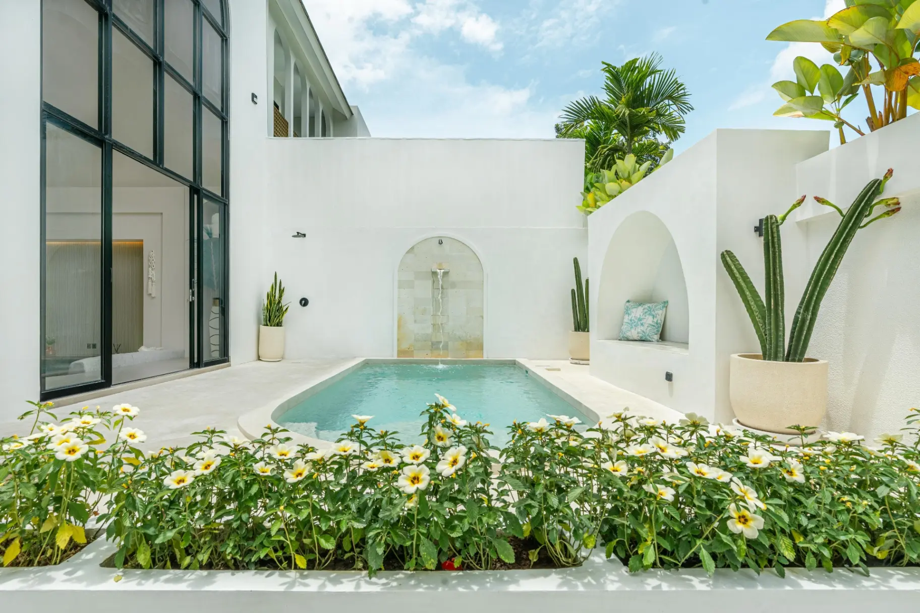 Villa Brand New 3 Bed PecatuKuta Selatan KD-3052 — image 1