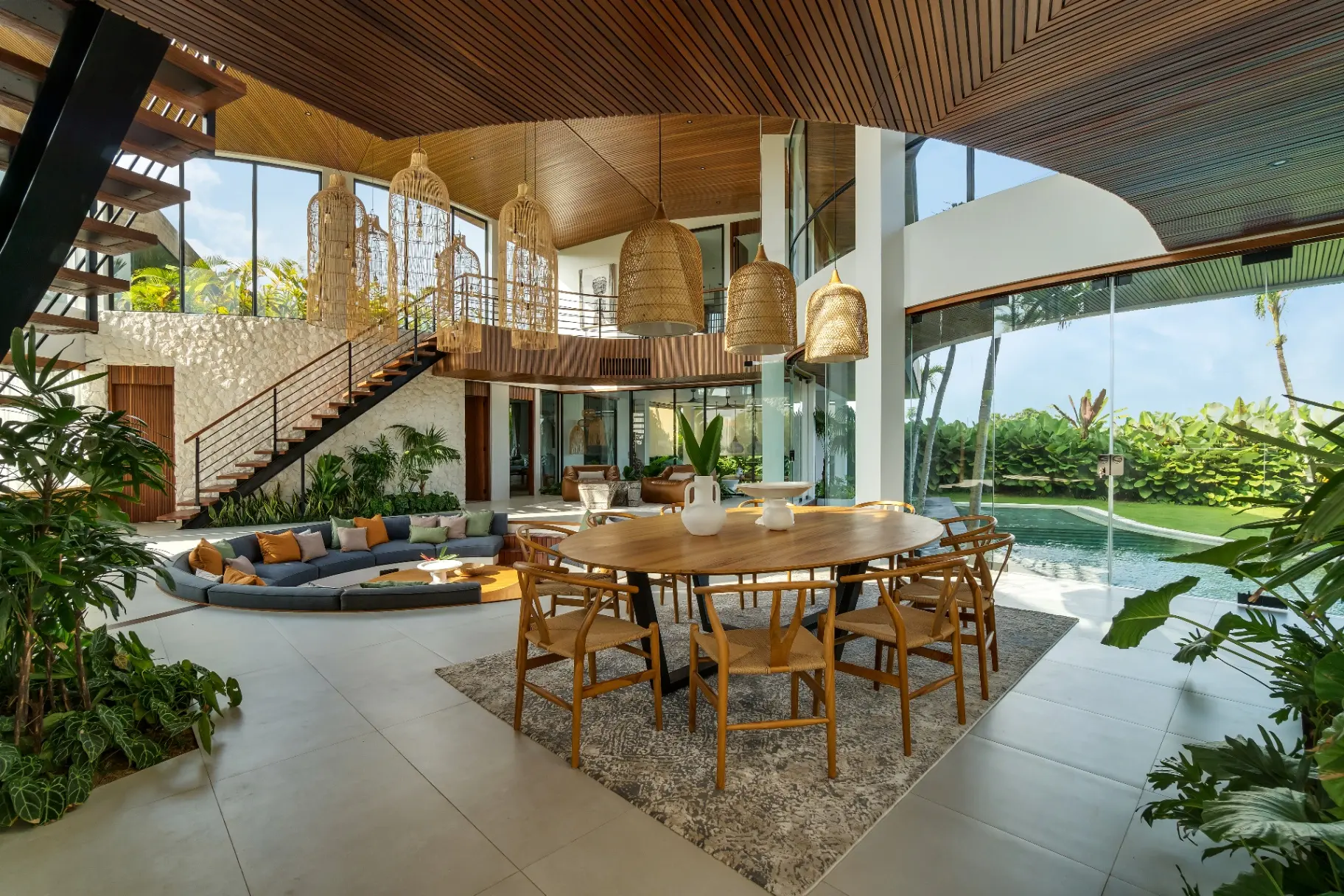 Stunning 5+2 Bedroom Villa by Renowned Spanish Architects Biombo in Pererenan — image 2