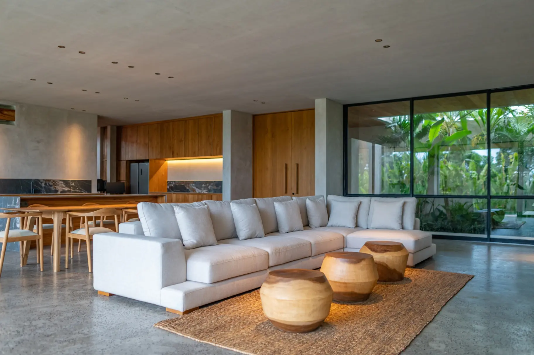 Modern 3-Bedroom Family Villa with Panoramic Roof Terrace in Pererenan — image 4