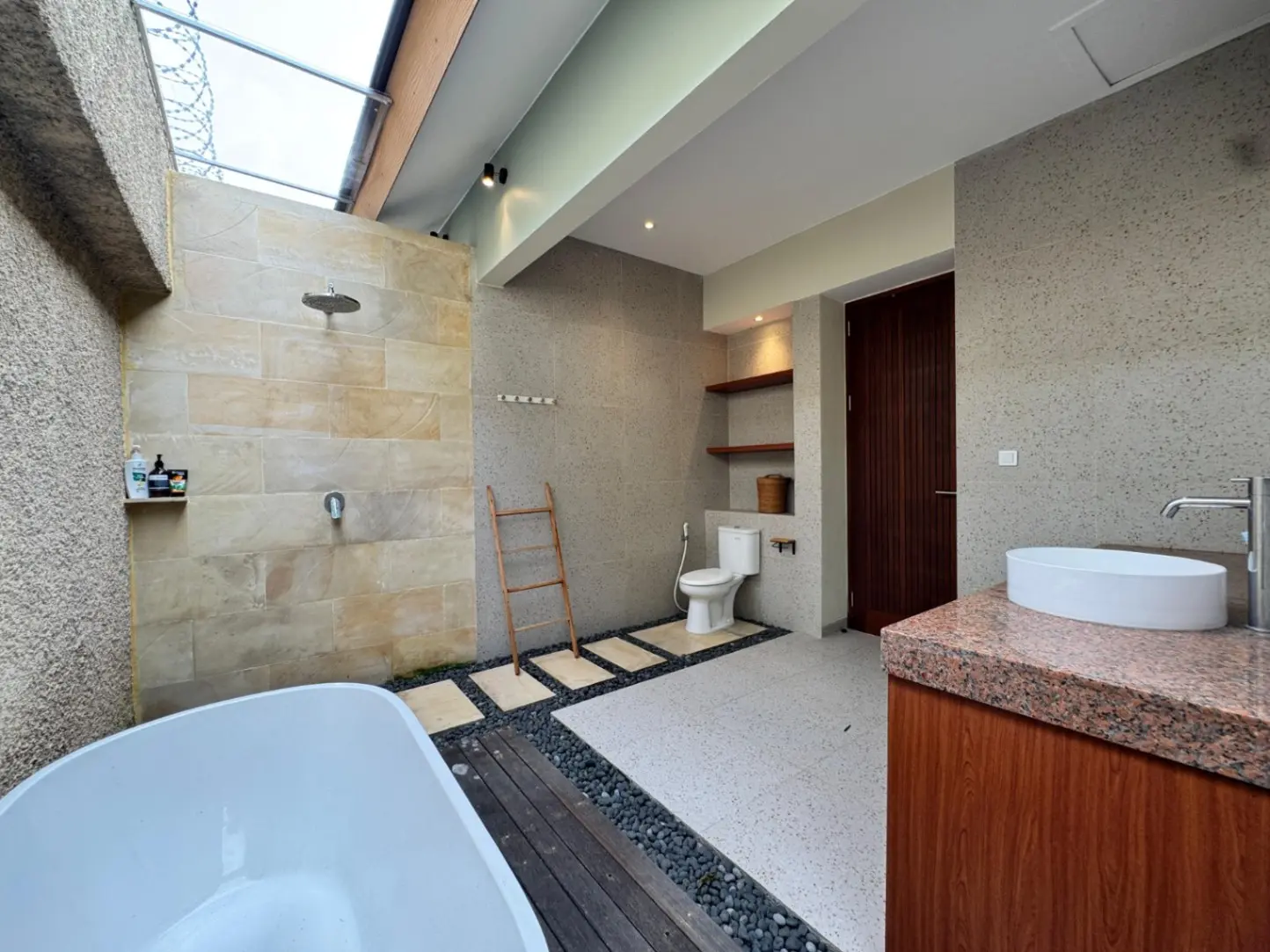 Villa For Rent 4 Bed Jalan Kerobokan Badung Bali YT-3315 — image 3