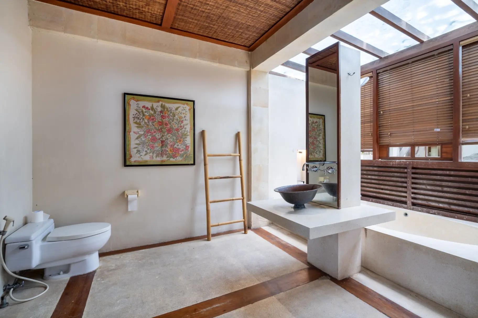 Beautiful Spacious Villa at Balangan - One68 Villa — image 4