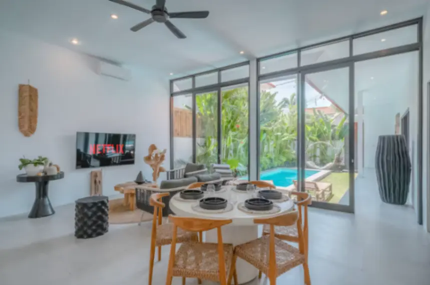 TROPICAL 3 BEDROOMS VILLA IN PERERENAN — image 1