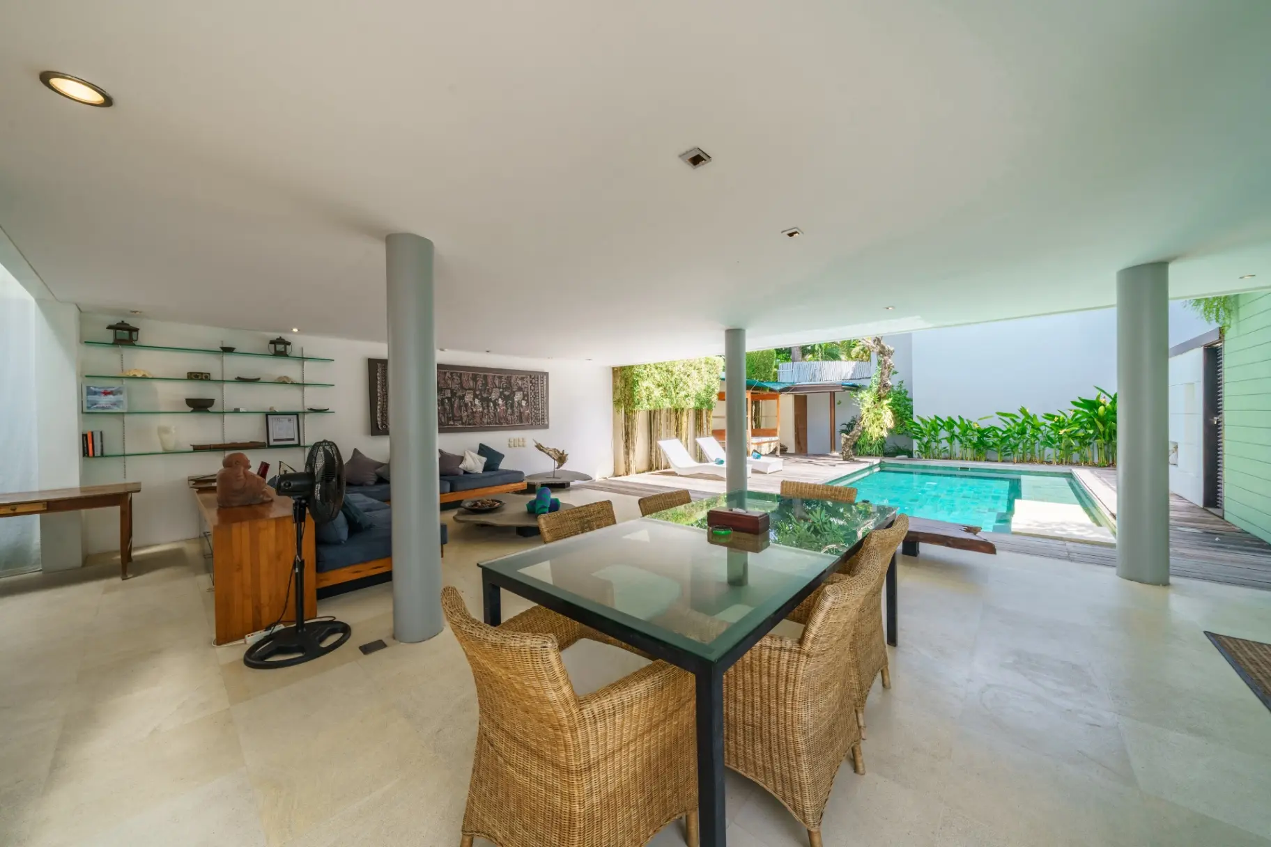Villa Rio - Contemporary 2BR Villa in Downtown Seminyak!! — image 3