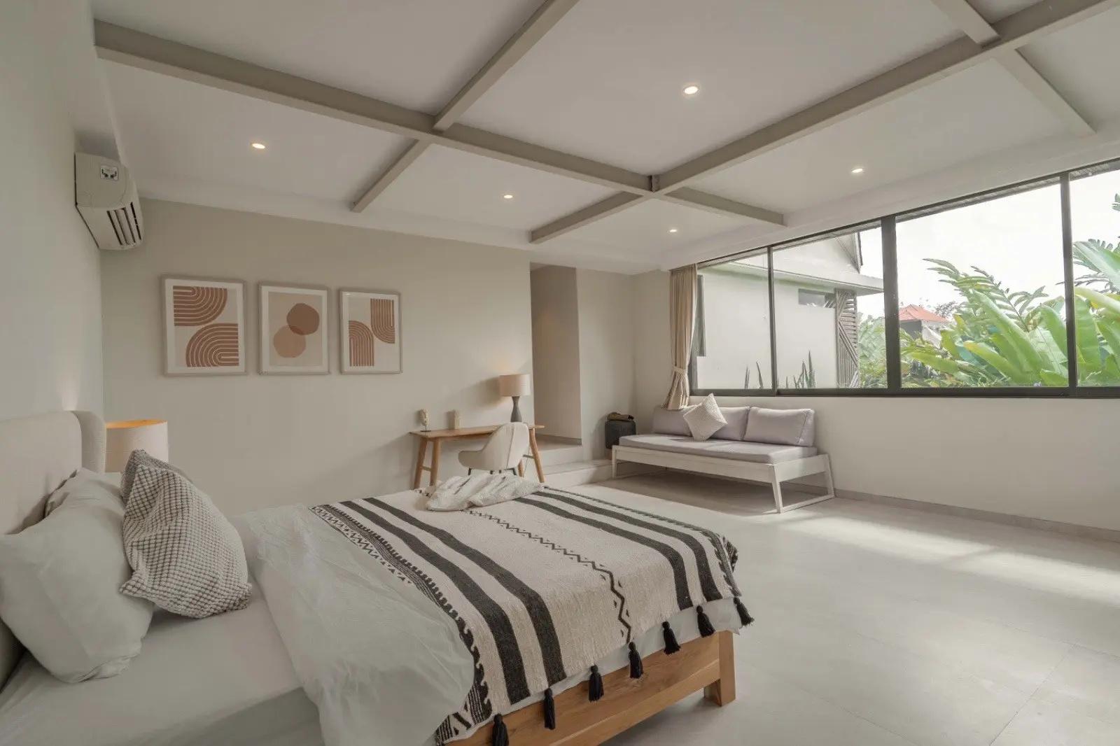 Villa For Rent 5 Bed In Berawa Tibubeneng Bali YT-3322 — image 2