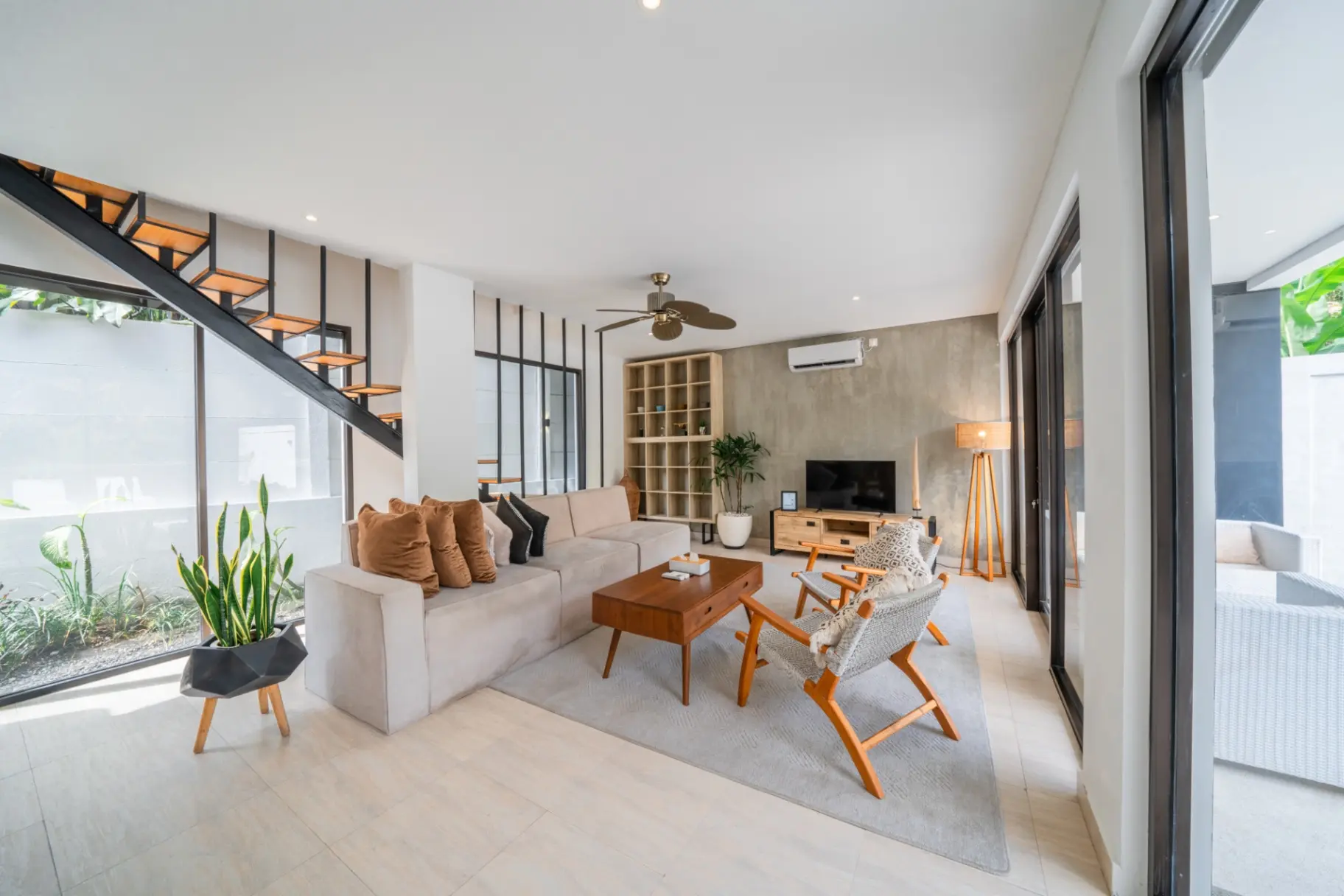 Villa Anna - Contemporary Stylish 3-bedroom Villa in Canggu!! — image 2