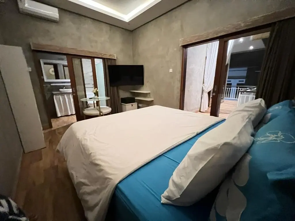 Villa For Rent 2 Bed In Berawa Tibubeneng Bali SH-3336 — image 2