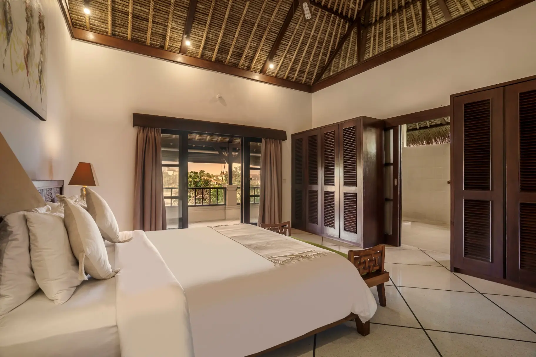 Villa Gading - Stunning 4BD Villa near Seminyak Beach — image 3