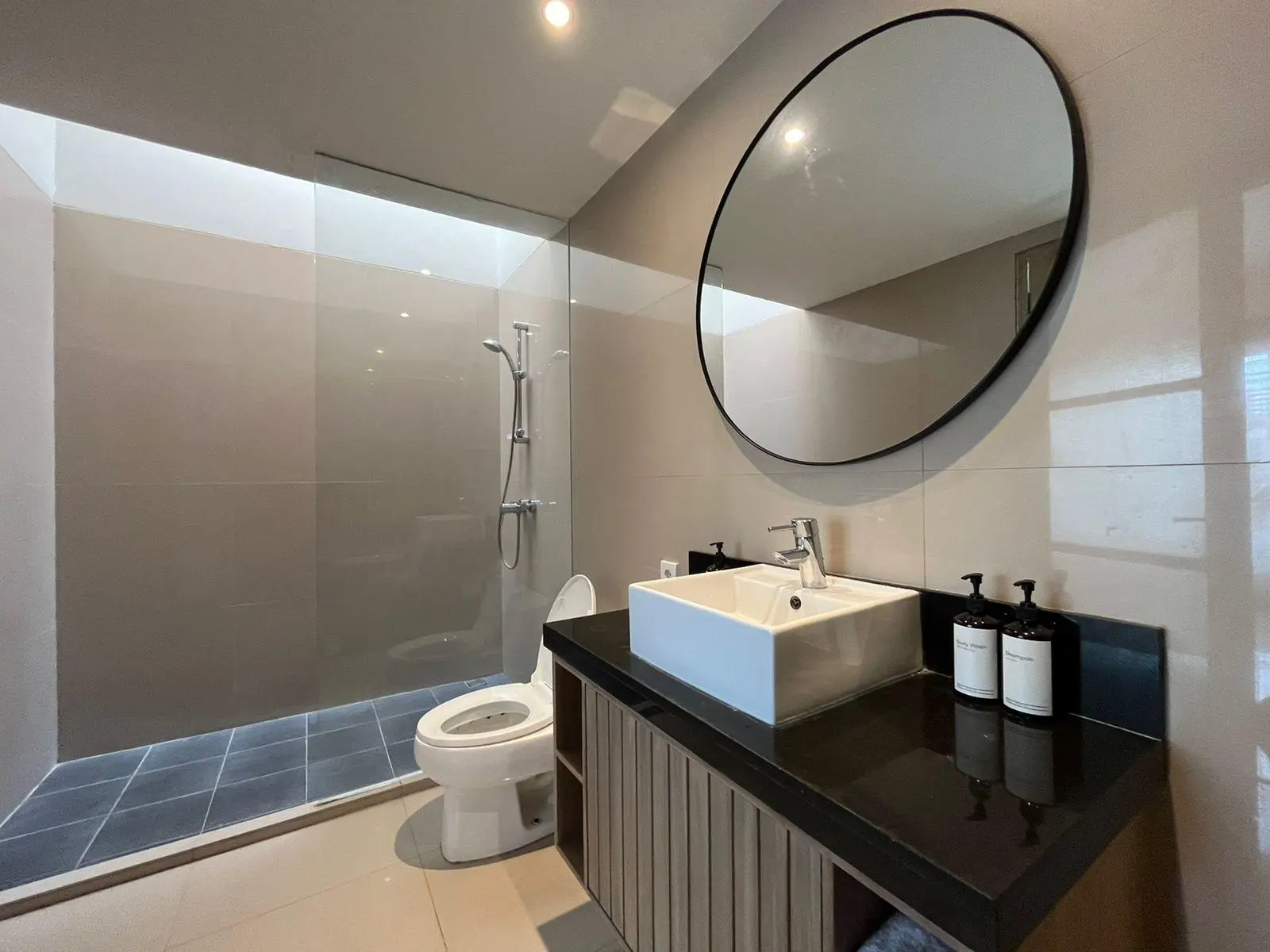 Villa For Rent 3 Bed Tegal Cupek Umalas Kerobokan Bali EK-1716 — image 4