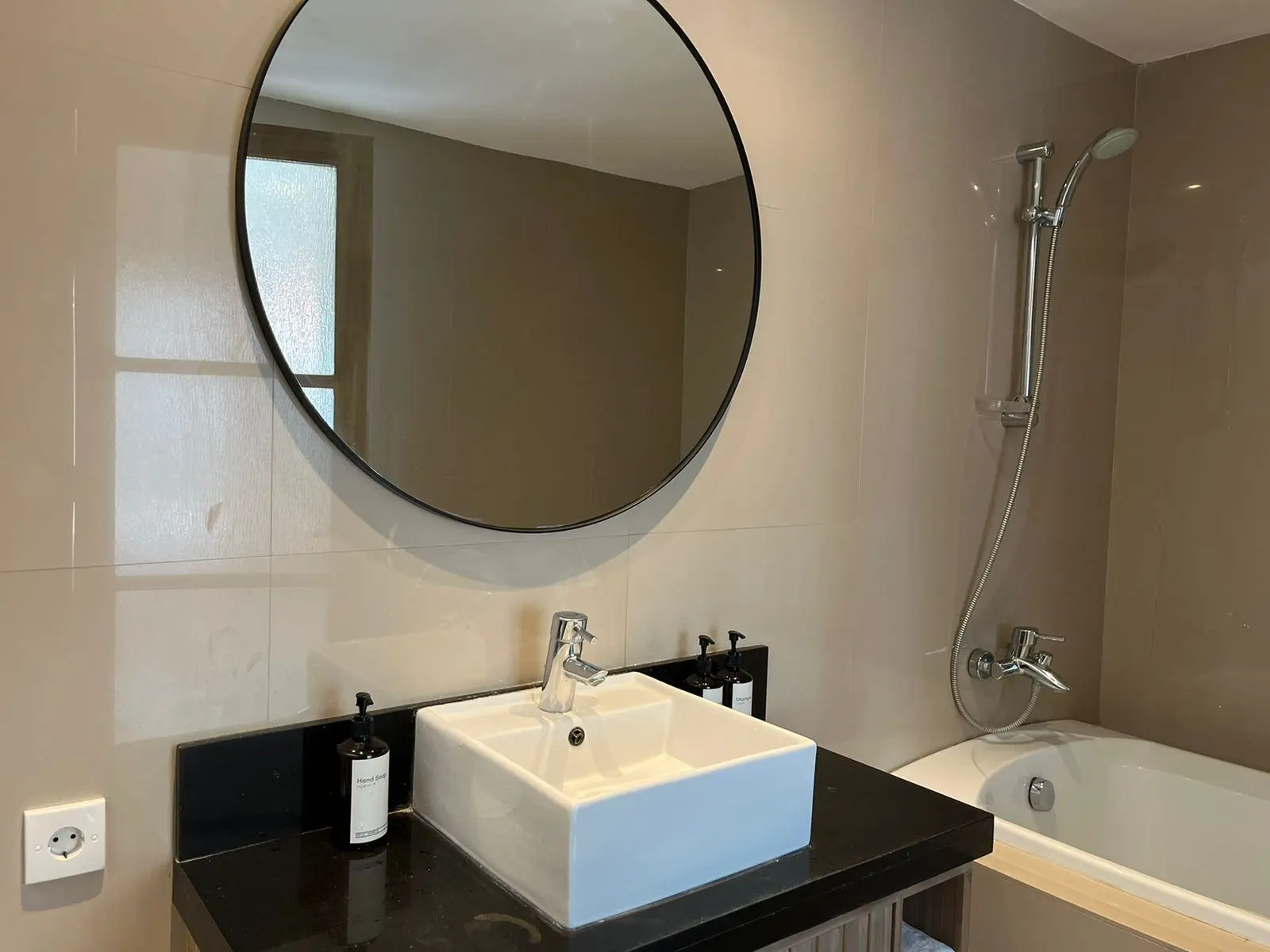 Villa For Rent 3 Bed Tegal Cupek Umalas Kerobokan Bali EK-1716 — image 2
