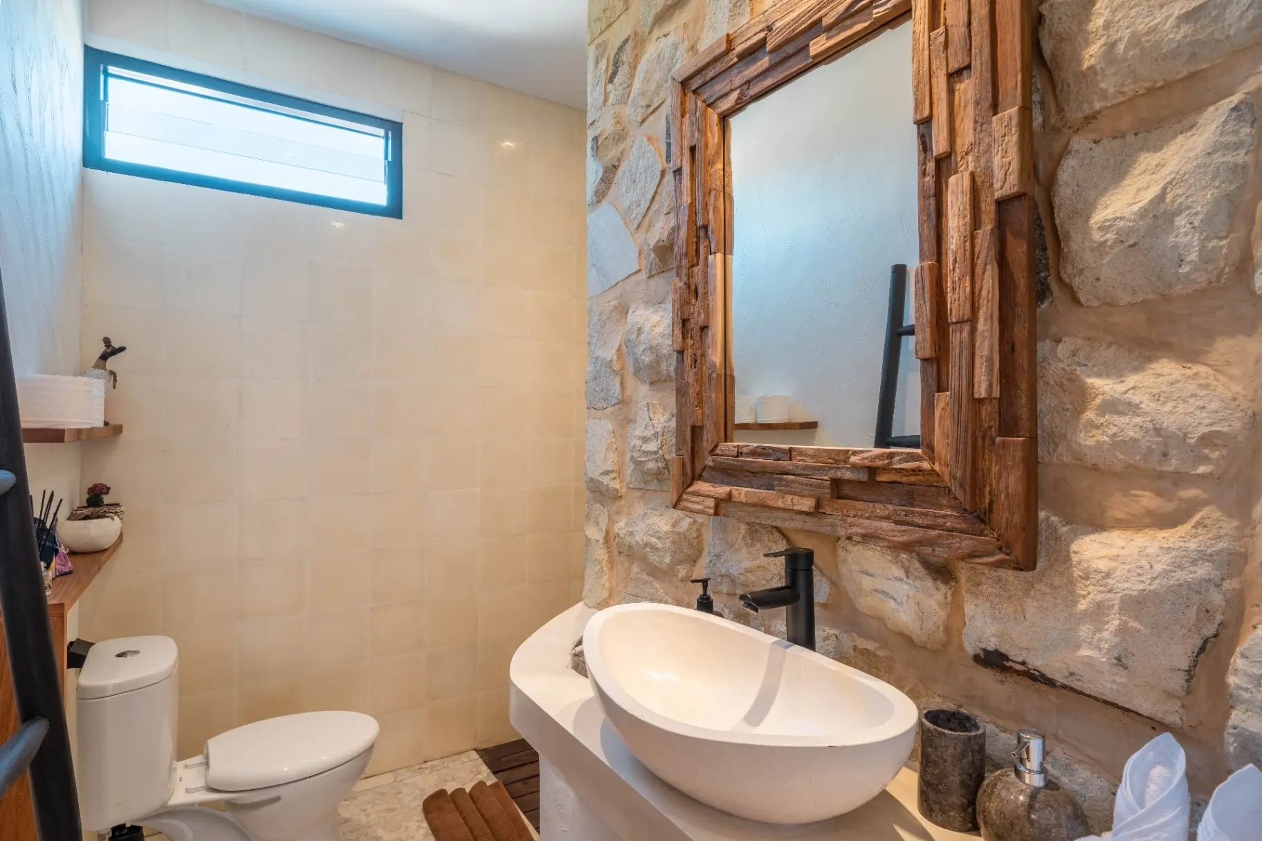 Villa Dalia - Beautiful 3BR Villa with Rooftop in Pererenan — image 1