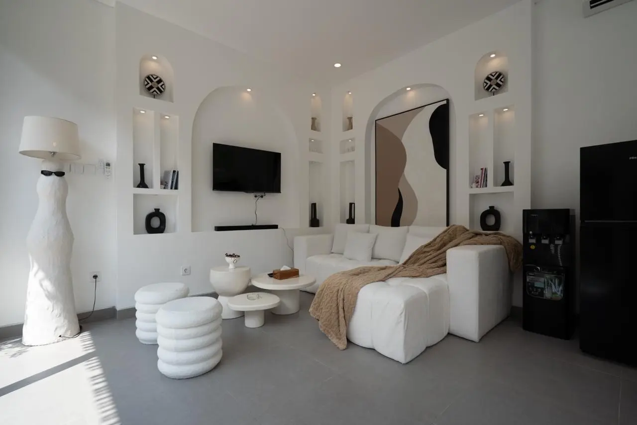 2-BR - Pererenan — image 1
