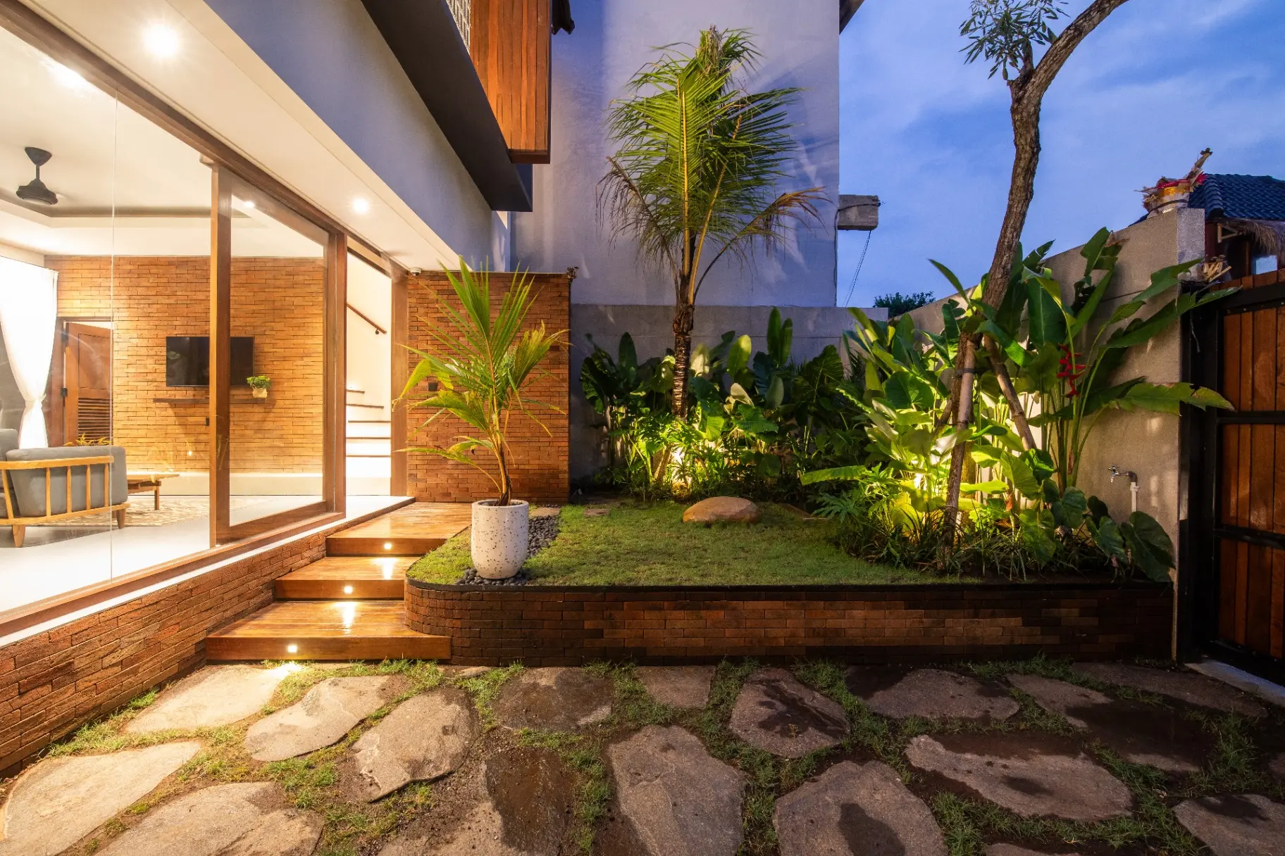 RL House Uluwatu - Modern 2 Bedroom Villa in Peaceful Pecatu — image 1
