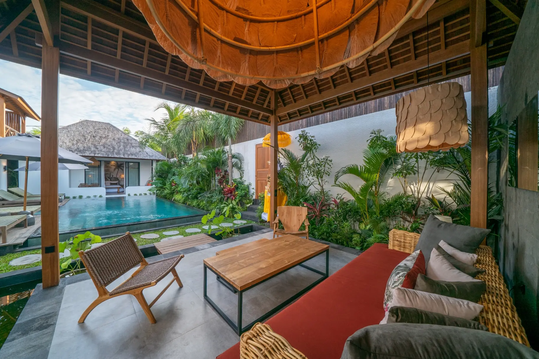 Villa Nusantara 6 - Majestic 4Bdr Villa w/ Pool View Pererenan Beach — image 2
