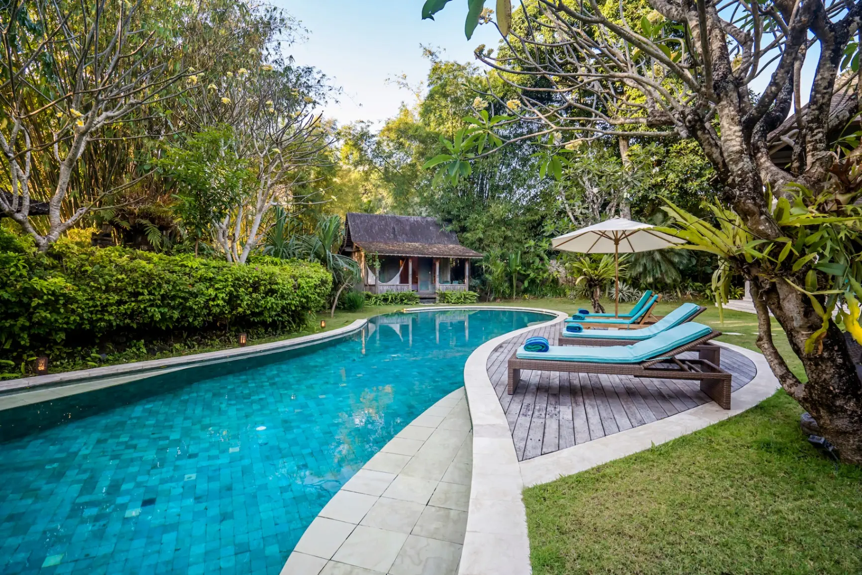 Villa Maimalu - Heaven 4 BR Villa with Large Pool and Lush Garden — image 1