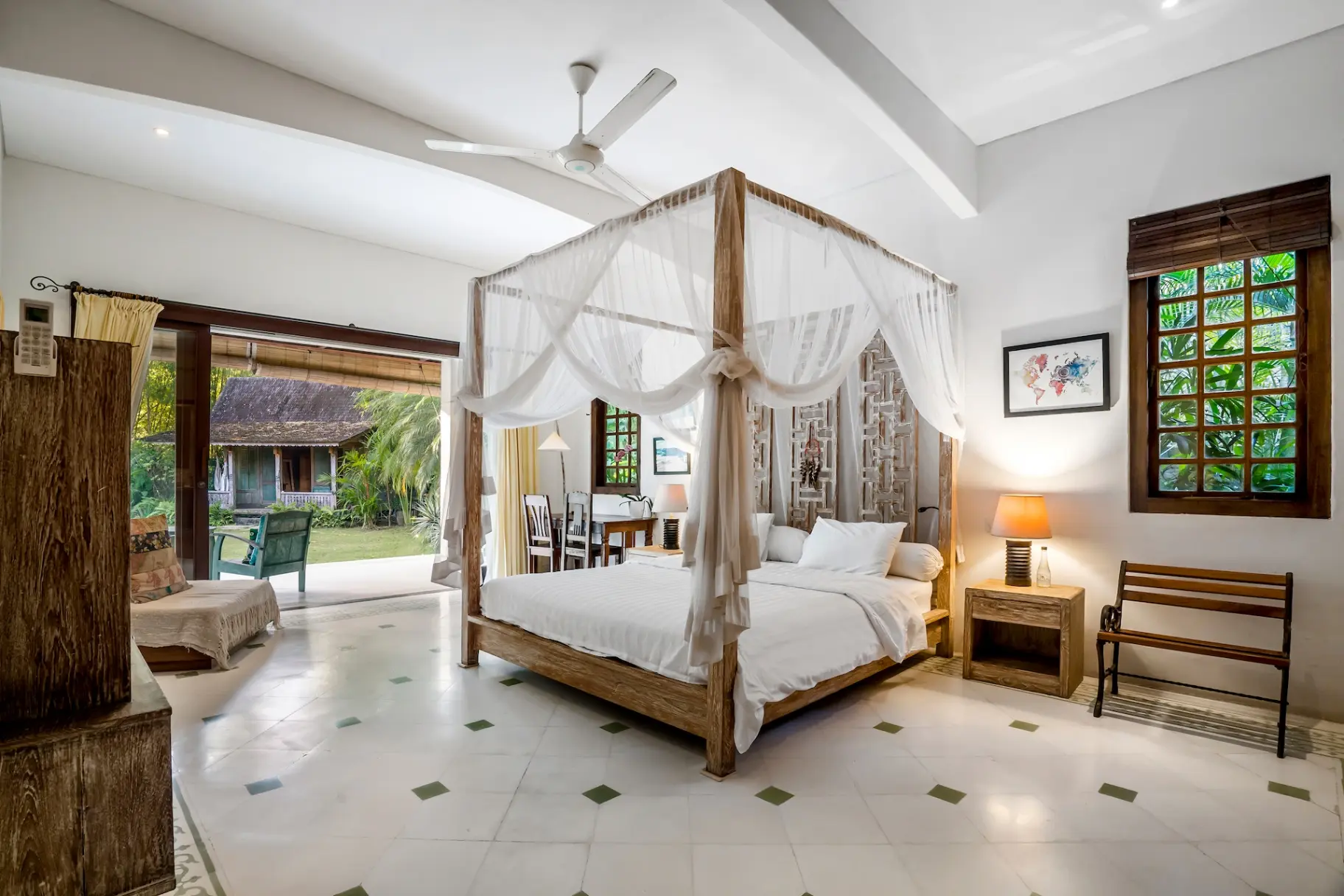 Villa Maimalu - Heaven 4 BR Villa with Large Pool and Lush Garden — image 3