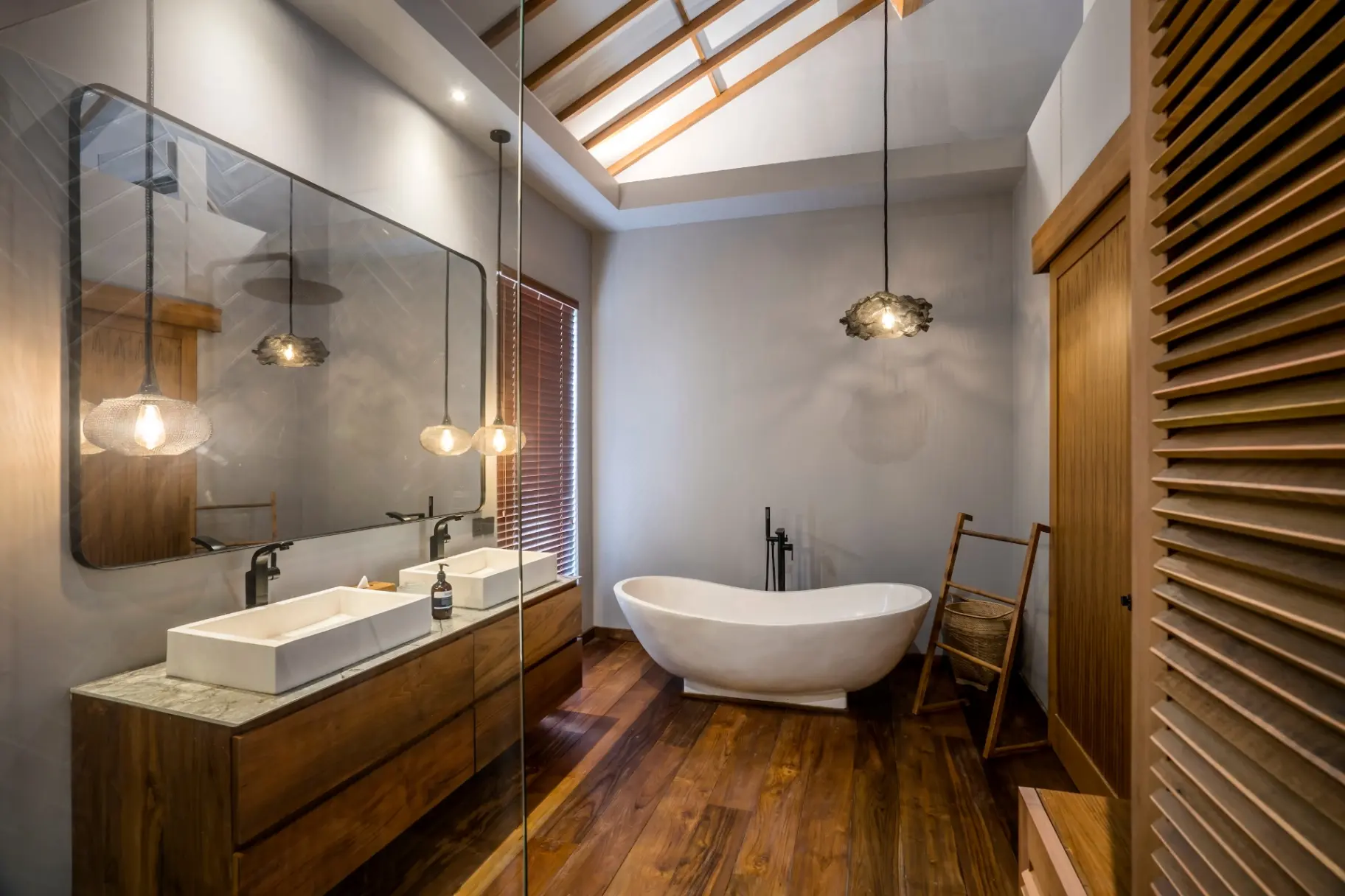 Villa Sessun - Luxury 3BD Townhouse w/ Pool Near Pererenan Beach — image 3