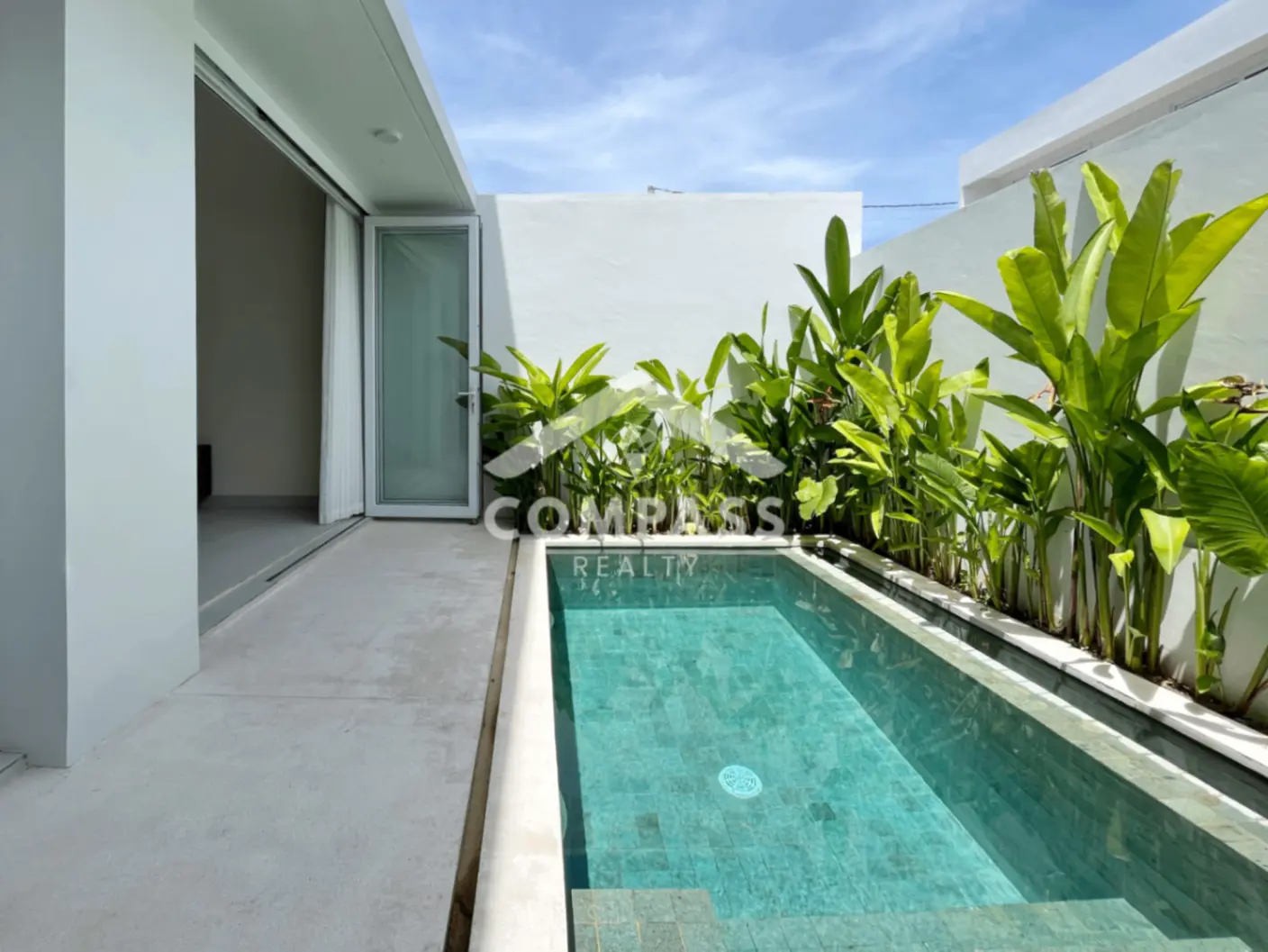 Brand New 1BR Loft 400m from the Beach — image 3