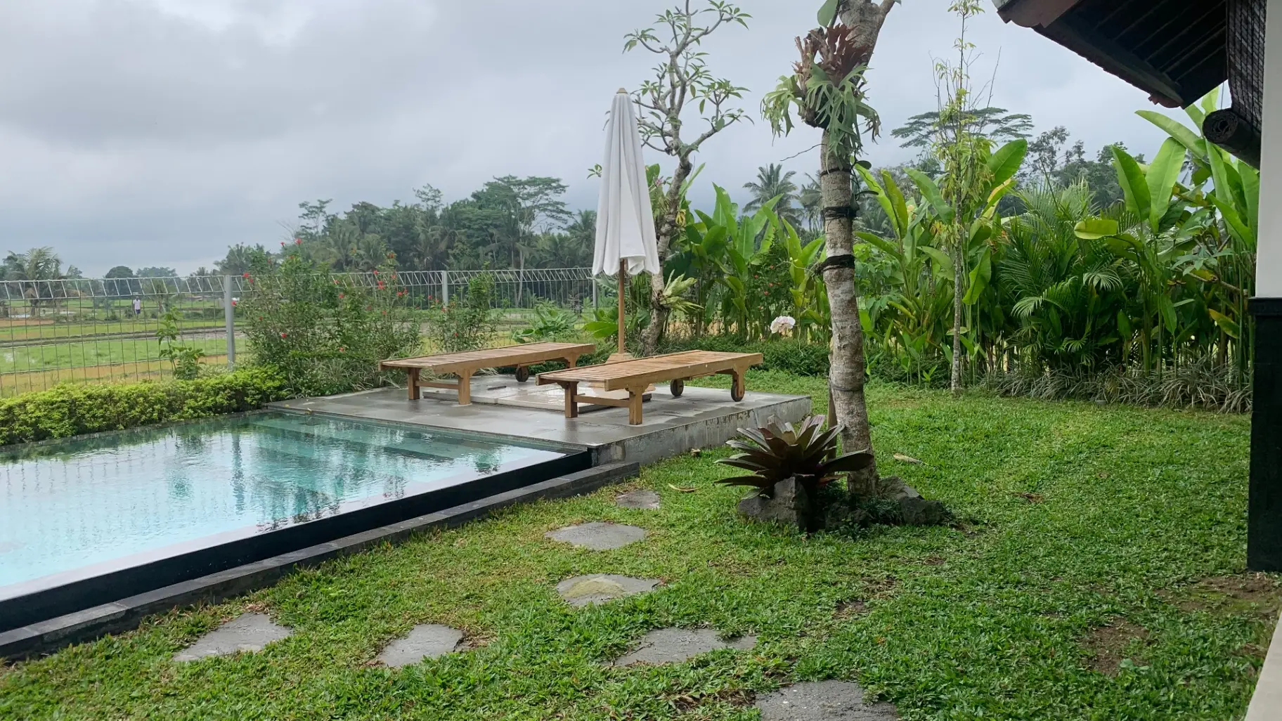 Tropical 2BR with 360° Rice Fields view — image 3