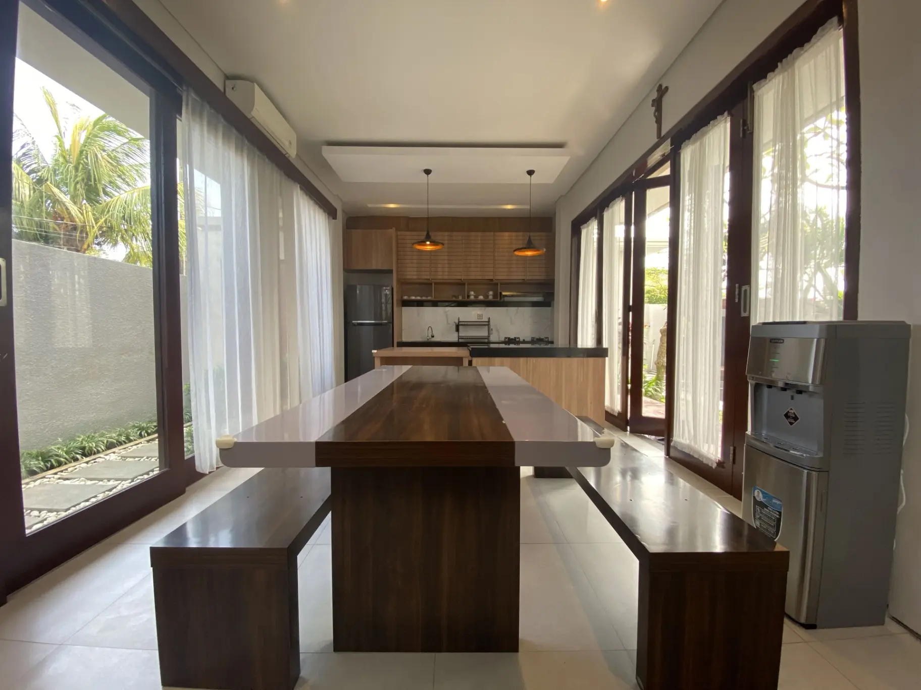 3BR - Cemagi - 3-storey house — image 2