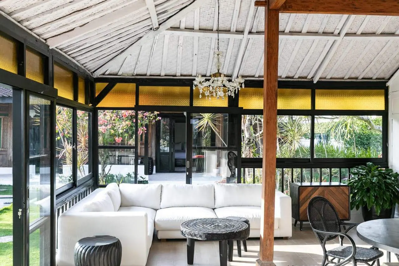 3-bedroom Balinese Joglo Villa in Berawa — image 2
