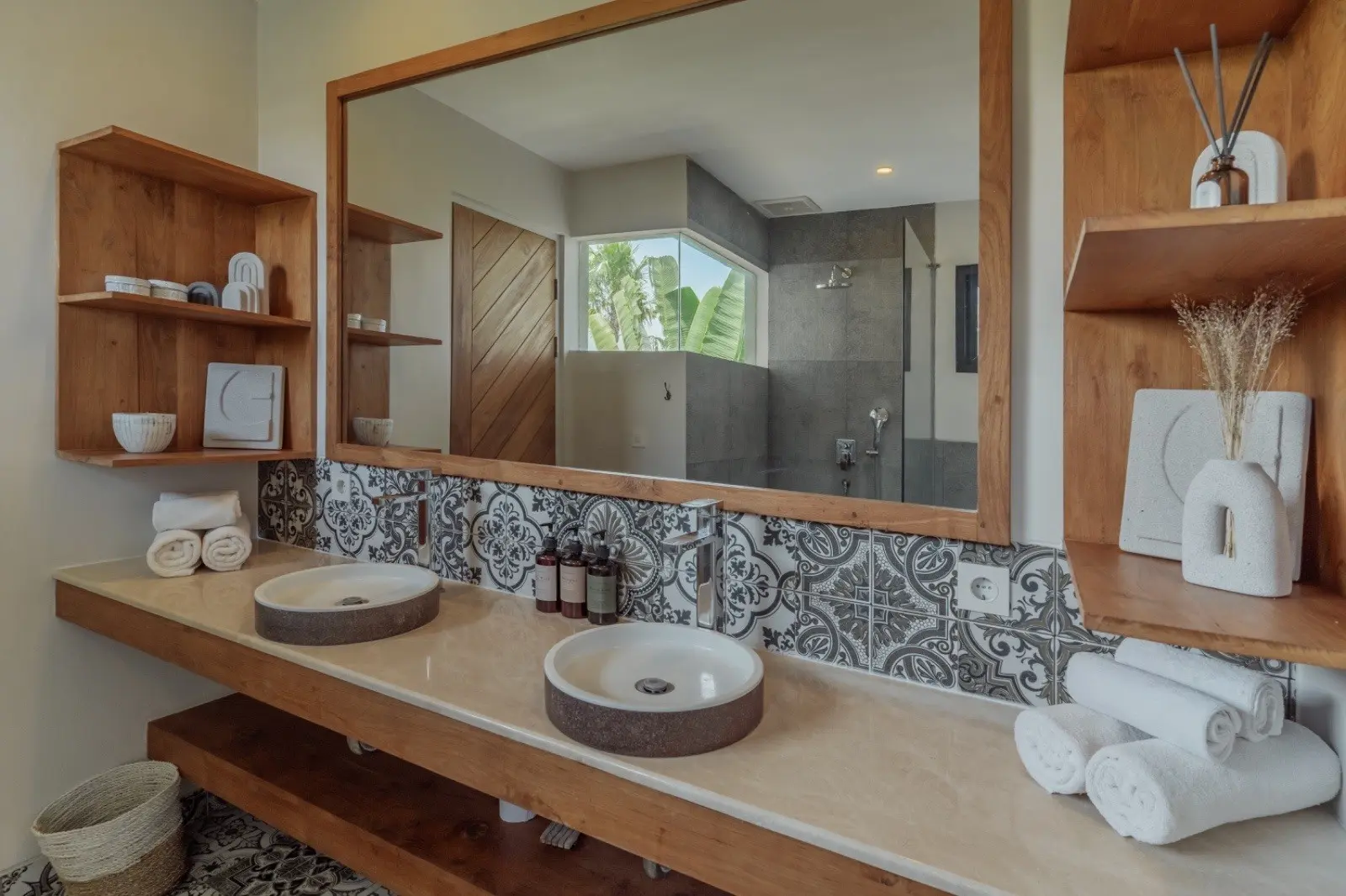 Villa For Rent 4 Bed In Berawa Tibubeneng Bali YT-3384 — image 4