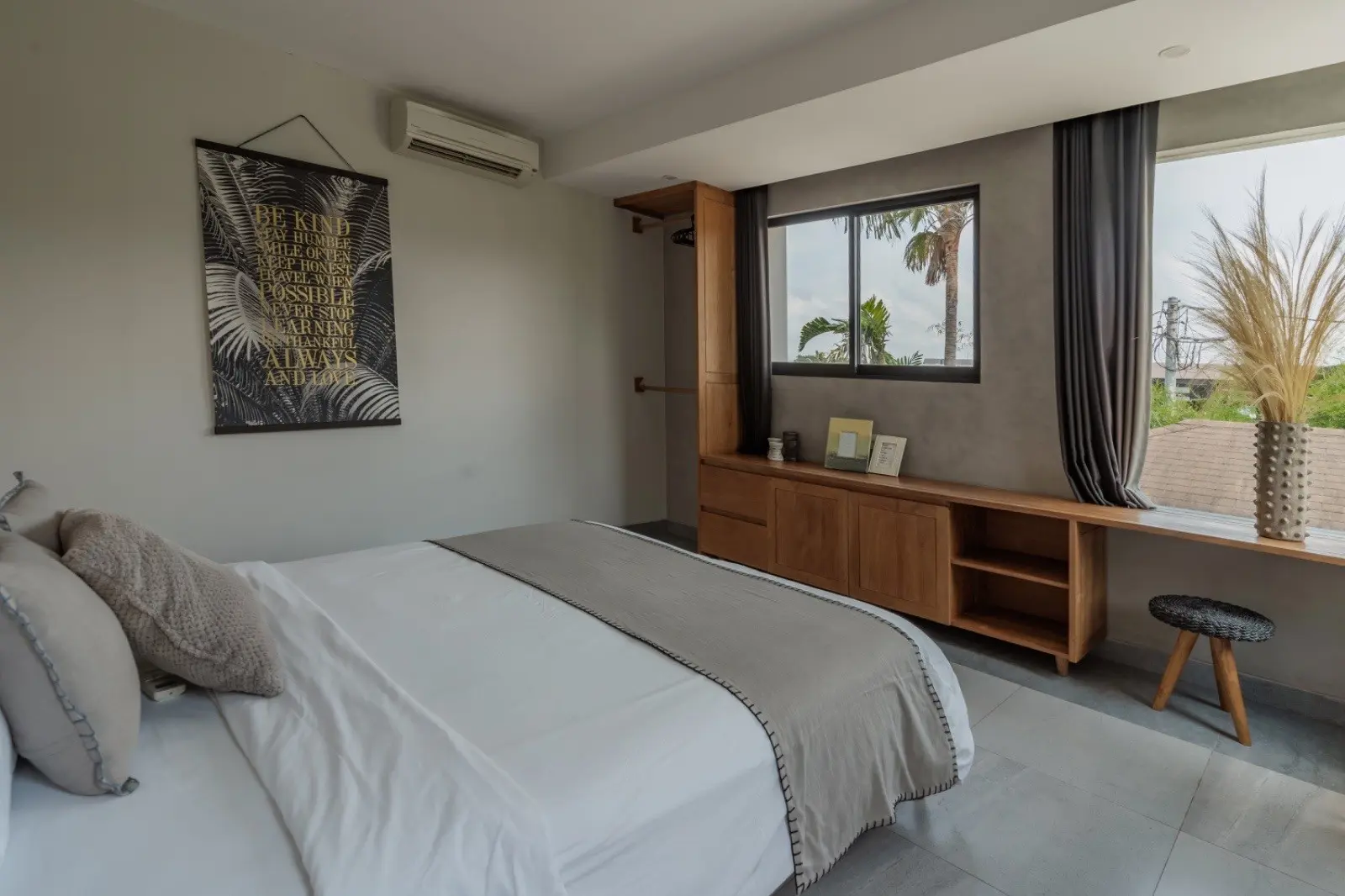 Villa For Rent 4 Bed In Berawa Tibubeneng Bali YT-3384 — image 2
