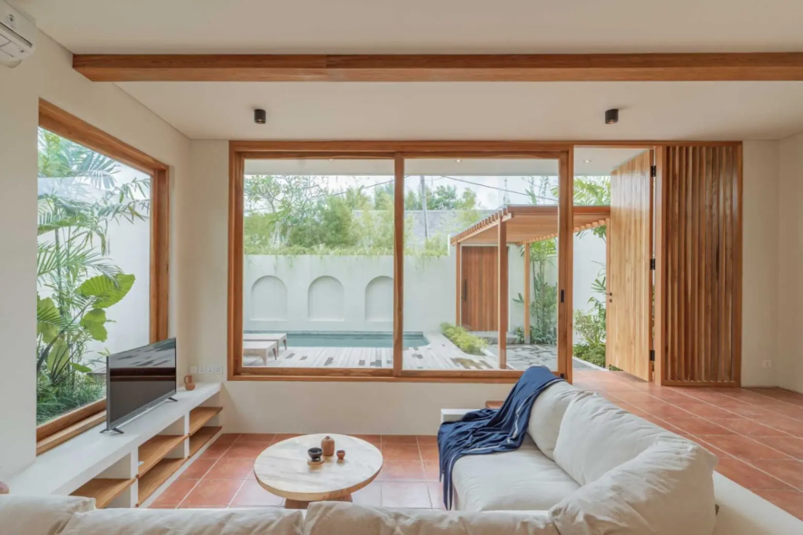 3-Bedroom Villa with Natural Finishes in North Canggu — image 3