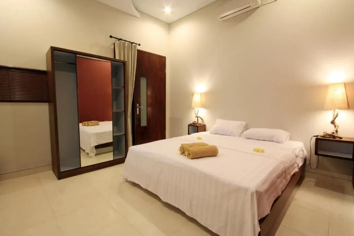 Saren Guest House